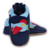 Slika Usnjeni otroški copatki z vzorcem - avionček