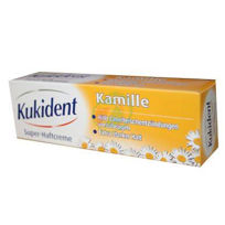Slika Kukident pričvrstilna krema s kamilico, 40 g