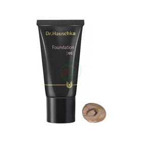 Slika Dr. Hauschka tekoča podlaga odtenek 05 muškatni orešček, 30 mL
