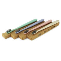 Slika Karbonoir mehka zobna ščetka z mehkimi ščetinami impregniranimi z aktivnim ogljem